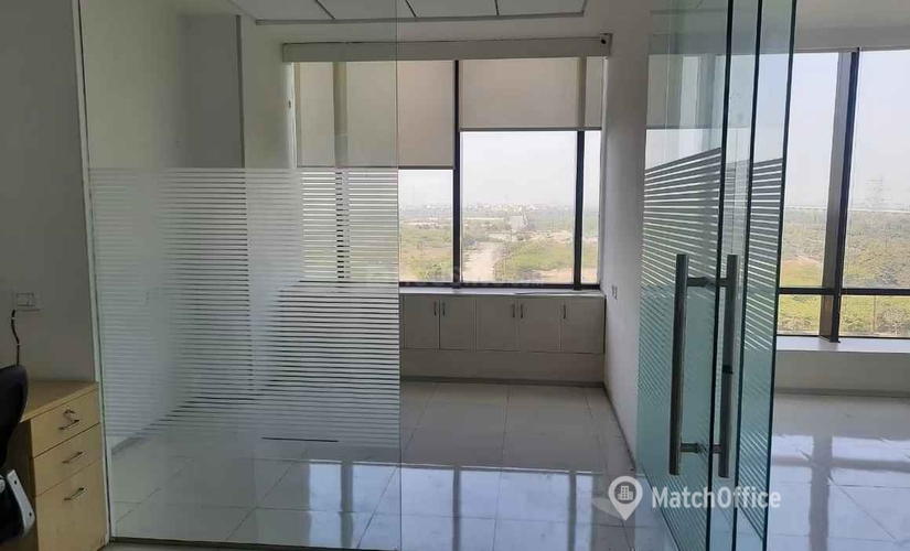 400 m² Business park in New Delhi, Sector 142 (201305) - 3 | MatchOffice.com