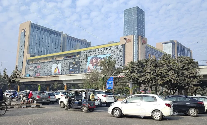 Office Plot no 6 110078 New Delhi