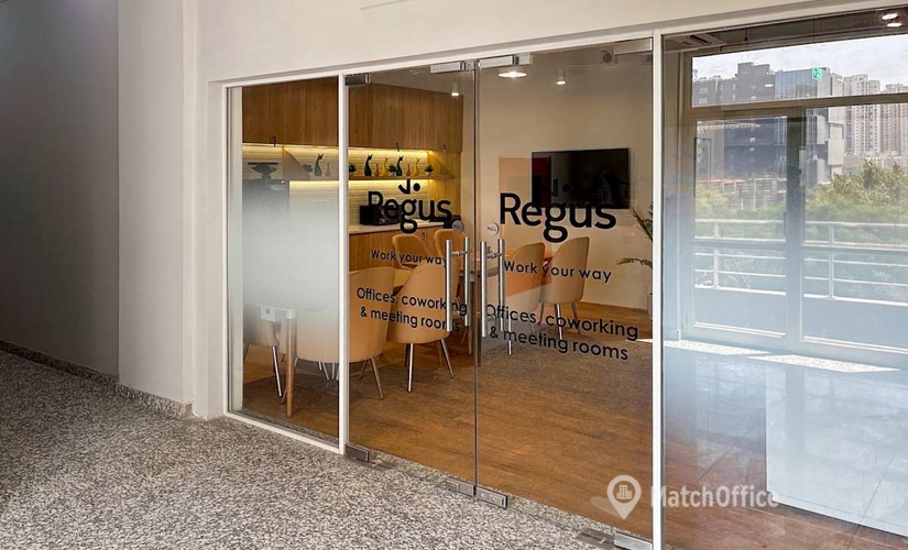 10 m² Shared workspace  in Noida, Regus Tower (201305) - 3 | MatchOffice