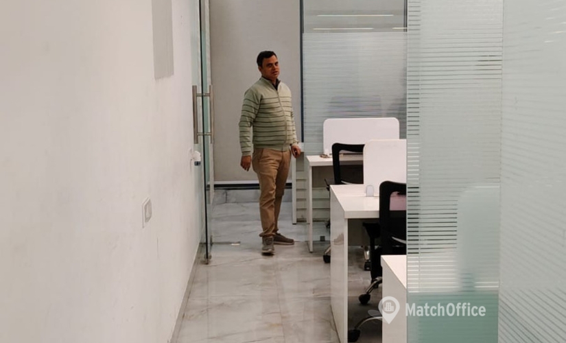 859 m² Coworking space in Noida, Gaur Chowk (201009) - 2 | MatchOffice.com
