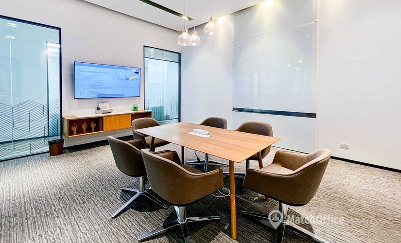 10 m² Shared workspace  in Manila, 5th Ave (1634) - 3 | MatchOffice
