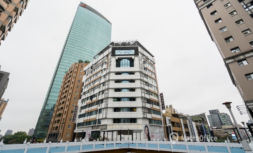 100 m² Business space property for rent in Taichung City, 3/F & 4/F (403-50) - 0 | MatchOffice.com
