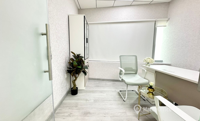 Office Iris Bay Dubai