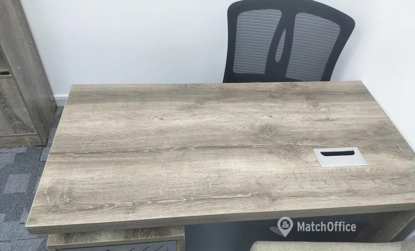 Office 777V+Q8G  Dubai