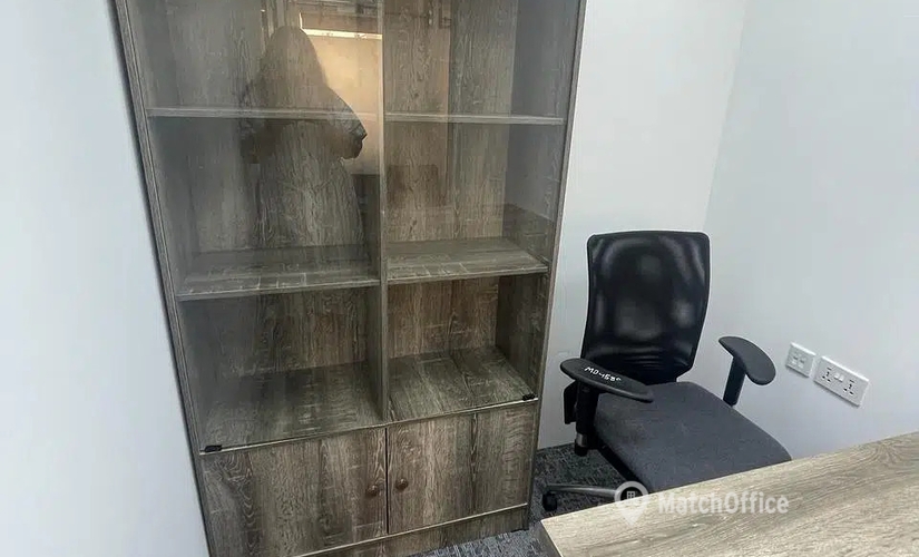 Office 777V+Q8G  Dubai