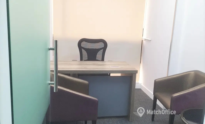 Office 777V+Q8G Dubai