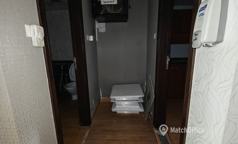 Office Al Maktoum Rd 00000 Dubai