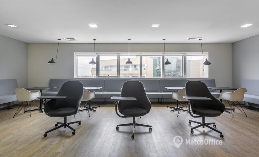 70 m² Coworking in Luanda Sul, Avenida Talatona () - 0 | MatchOffice.com