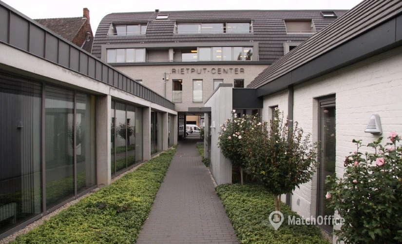 Business center à louer à Courtrai, Meensesteenweg 385-389, 50 m², - 0 | MatchOffice.be