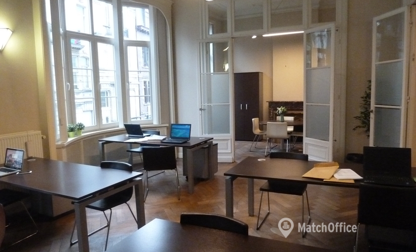 Join flexible a 10 m² Shared office  in Gent, Gebroeders Vandeveldestraat 68 (9000) - 1 | MatchOffice.com