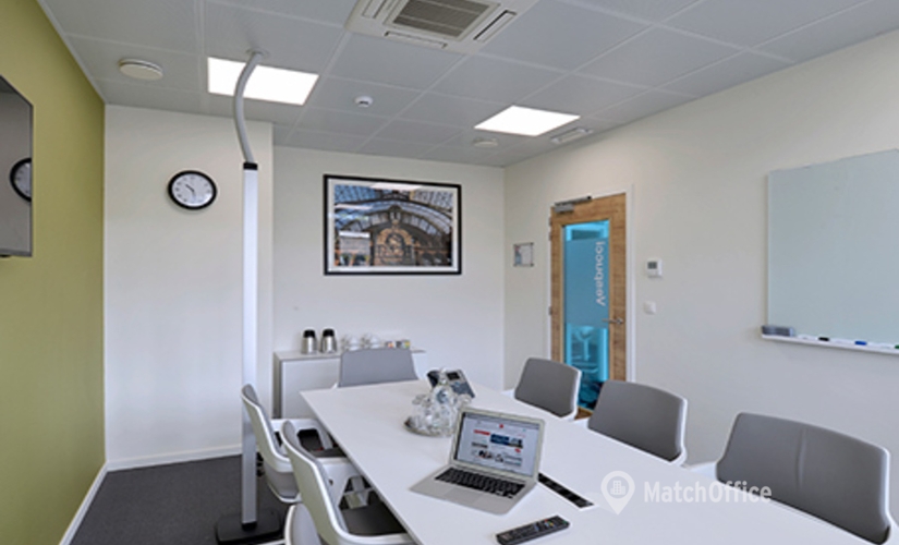 Bedrijfsgebouw te huur  Sint-Niklaas, Stationsplein 7E, 50 m², - 1 | MatchOffice.be