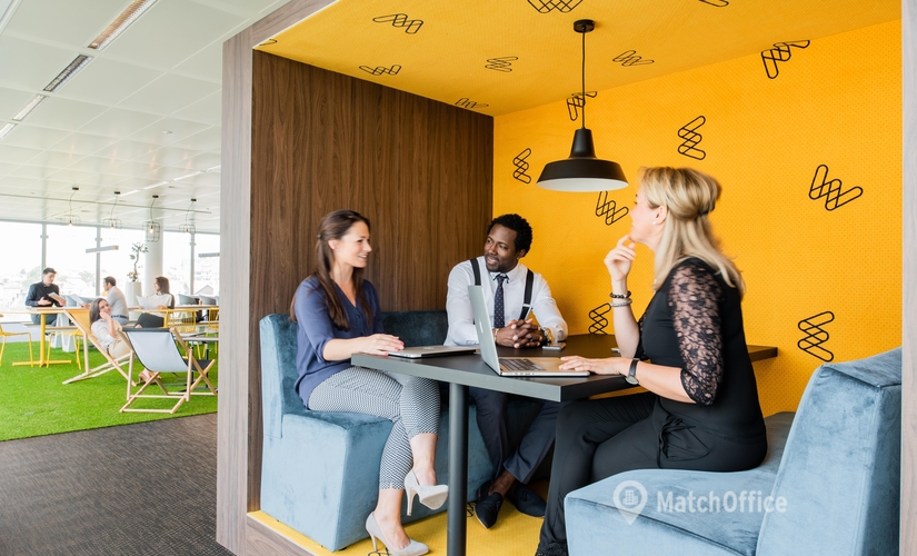 Bureaux équipés à louer à Elsene, Avenue des Arts 56, 120 m², - 1 | MatchOffice.be