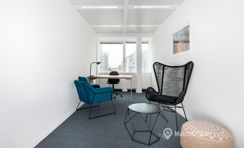 Bedrijventerrein te huur  Etterbeek, Schumanplein 11, 60 m², - 0 | MatchOffice.be