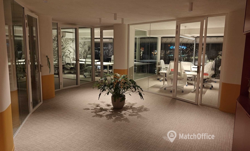 Bureaux équipés à louer à Saint-Nicolas, Stationsplein 29, 160 m², - 7 | MatchOffice.be