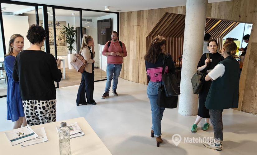 Сentre d'affaires à louer à Saint-Nicolas, Stationsplein 29, 160 m², - 9 | MatchOffice.be