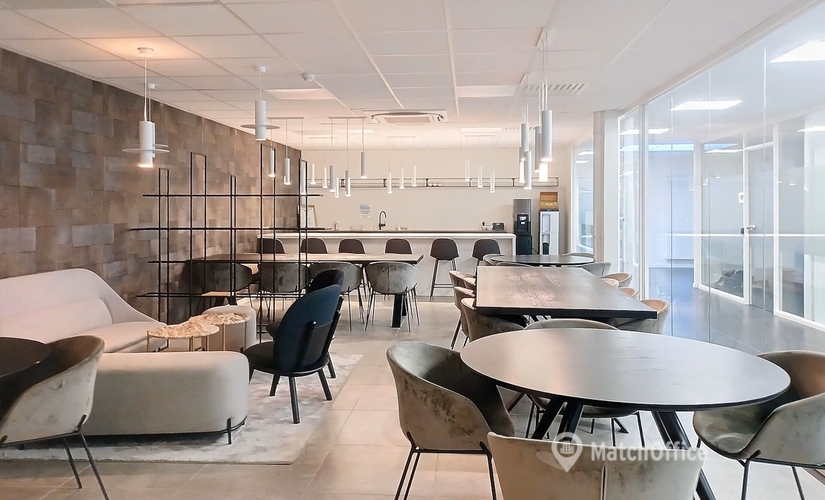 Office Antwerpsesteenweg 19 9080 Ghent