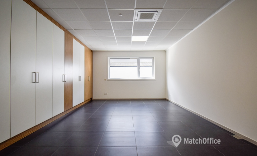 100 m² Business center in Sint-Truiden, Bedrijvenstraat 5765 (3800) - 2 | MatchOffice.com