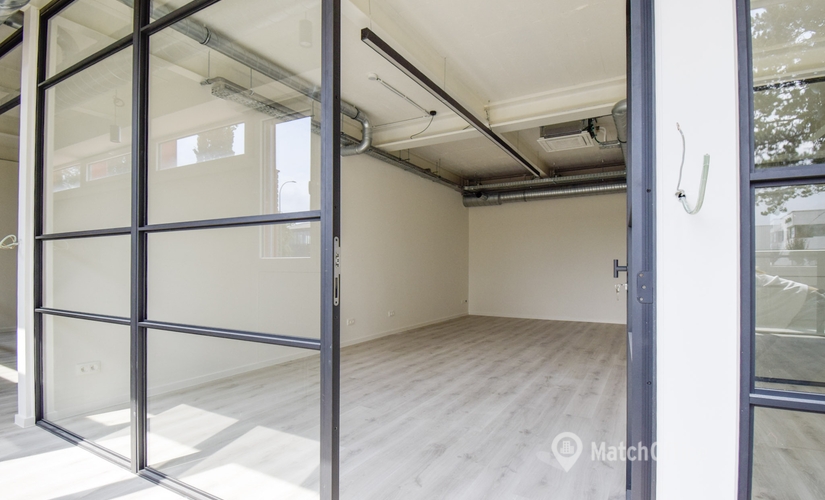 Bedrijfsgebouw te huur  Hasselt, Sasstraat 1, 100 m², - 0 | MatchOffice.be