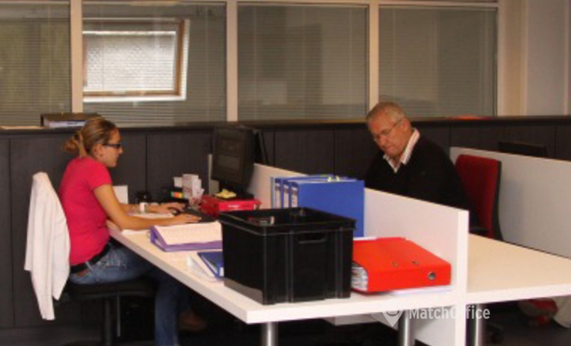 Business center Gullegemsesteenweg 146 8501 Kortrijk