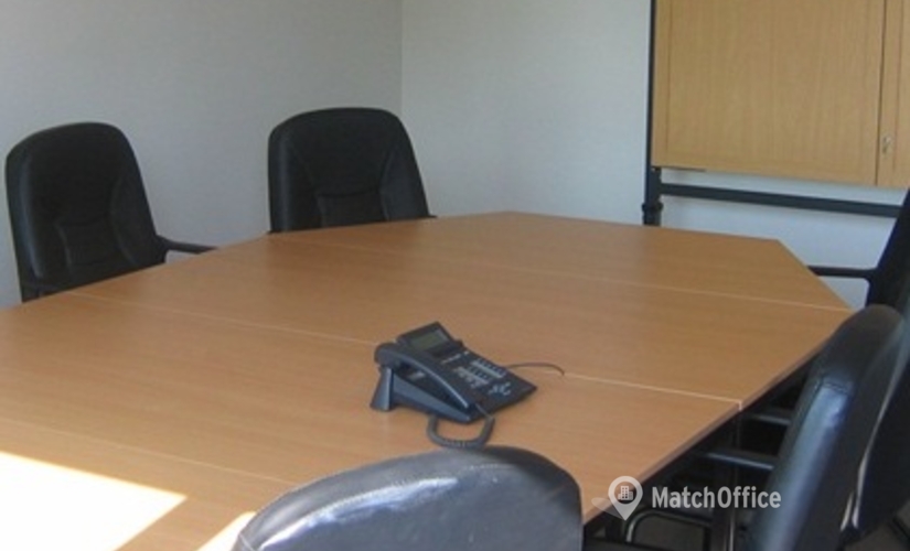 Business center Gullegemsesteenweg 146 8501 Kortrijk