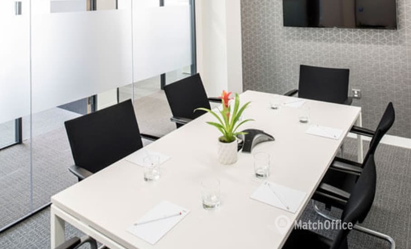 100 m² Business space place for rent in Manama, United Tower Level 29 (1702) - 4 | MatchOffice