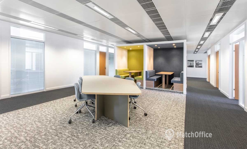 Baarerstrasse 135, Business center Zug