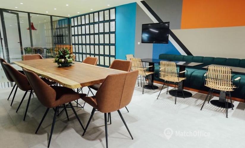 40 m² Business space place available to rent in Abidjan, Rue du 7 Decembre (%[postal_code]) - 3 | MatchOffice