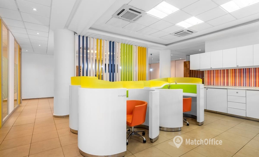 10 m² Serviced office in Abidjan, À l'angle de la rue Dr&nbsp;Crozet et du Boulevard de la République (%[postal_code]) - 4 | MatchOffice