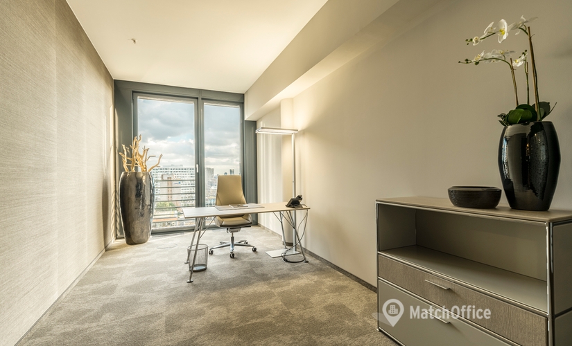 Kaiserswerther Strasse 215, Business Center in Düsseldorf Golzheim, 1