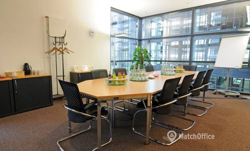 Herriotstraße 1, Besprechungsraum in Frankfurt Niederrad, 4
