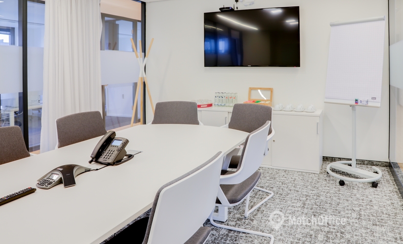 35 m² Conference center in Kiel, Maria-Goeppert-Strasse 3 (23562) - 1 | MatchOffice.com