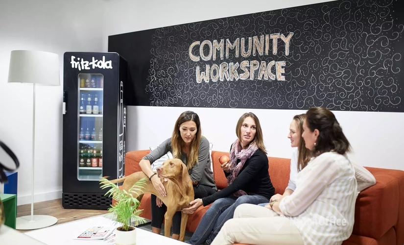Join comfortable a 160 m² Shared office  in Munich, Lyonel-Feininger-Straße 26 (80807) - 1 | MatchOffice.com