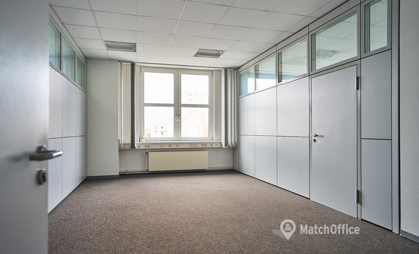 Karlsruher Straße 31-33, Business Center in Rastatt