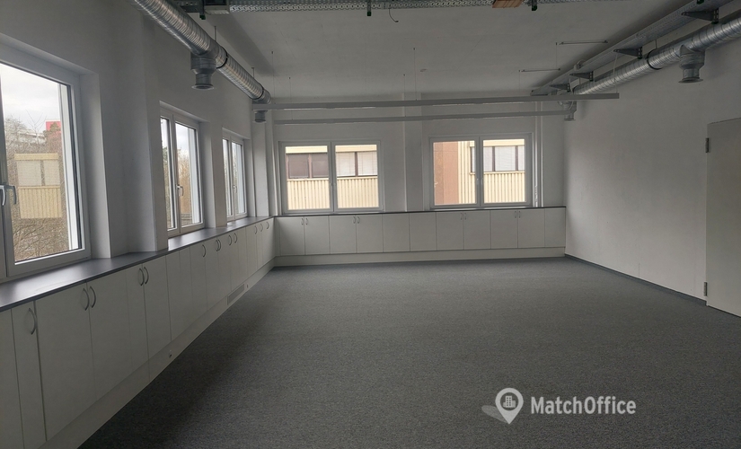 Office Eichwiesenring 4F 70567 Stuttgart