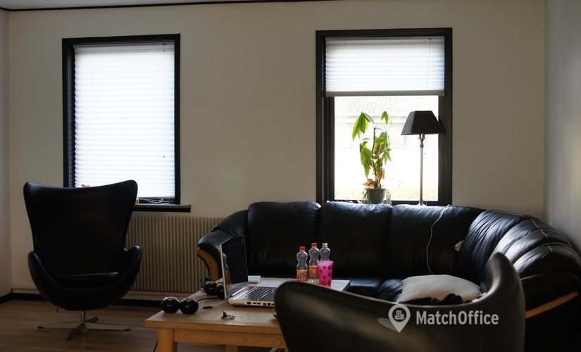 210 m² Commercial warehouse up for rent in Hammel, Viborgvej  68 (8450) - 1 | MatchOffice.com