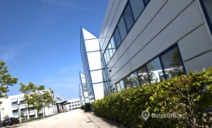 Lager / produktion Sognevej 25, Bygn. 52 2605 Brøndby