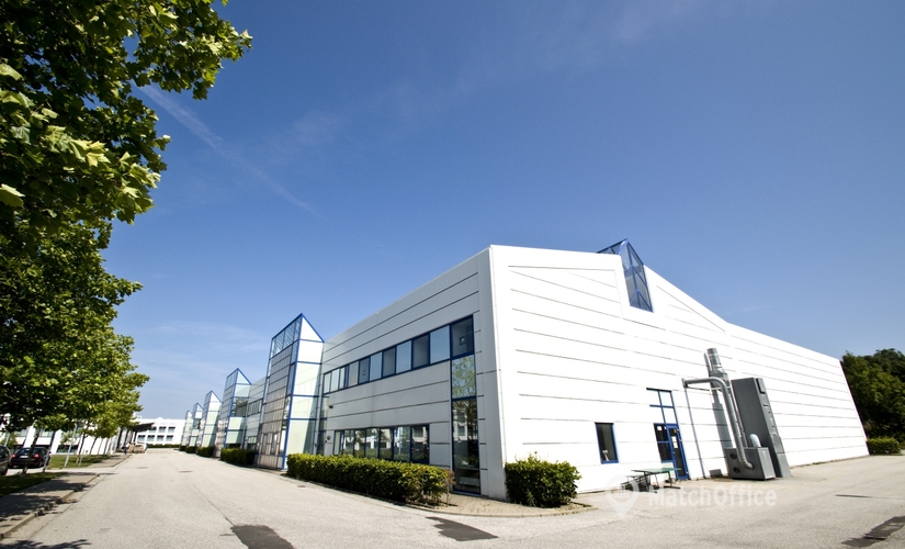Lager / produktion Sognevej 25, Bygn. 52 2605 Brøndby