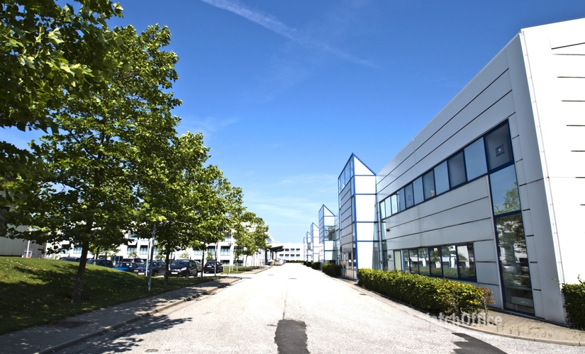 Lager / produktion Sognevej 25, Bygn. 52 2605 Brøndby