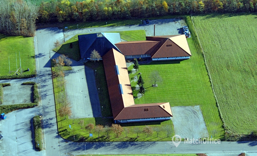 Kontor til leje på Erhvervsvej  10, 8653 Them - 2000 m² | Foto 1 - Lokalebasen