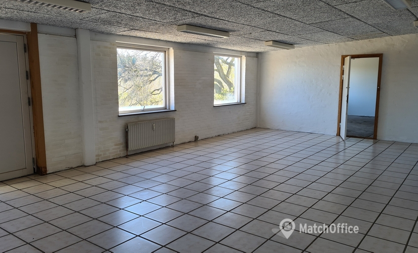 Office Nybovej 19 7500 Holstebro