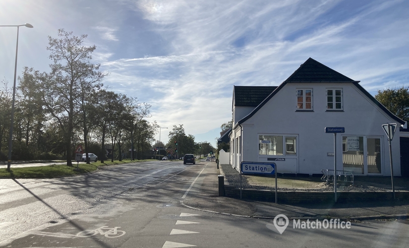 Butik til leje på Stationsvej 1A, 4681 Herfølge - 139 m² | Foto 0 - Lokalebasen.dk