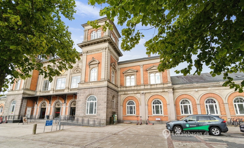 Butik til leje på John F. Kennedy Plads 3, 9000 Aalborg - 268 m² | Foto 1 - Lokalebasen