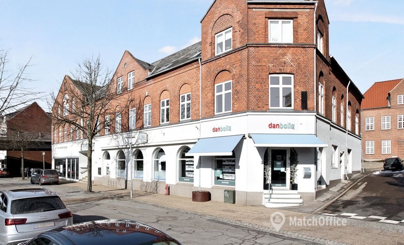 Kontor til leje på Østergade 21, 8370 Hadsten - 424 m² | Foto 0 - Lokalebasen.dk