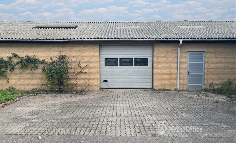 565 m² Warehouse space up for rent in Lynge, Industrivej 10 (3540) - 1 | MatchOffice