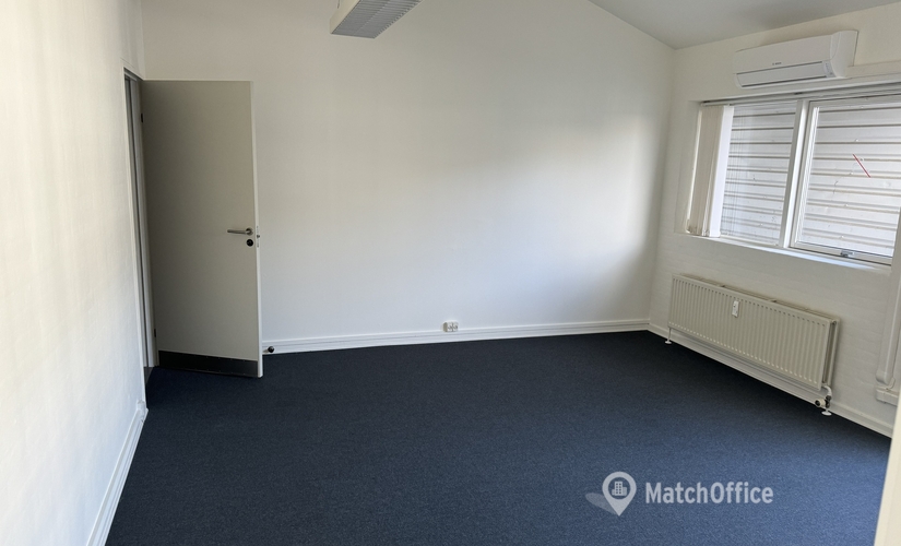 Office Hovedgaden 61 8410 Ronde