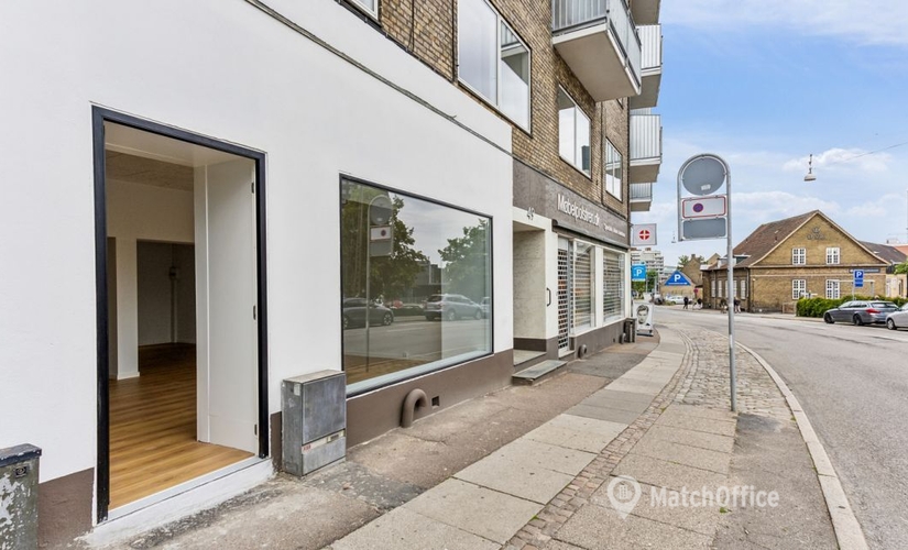 Butik til leje på Ny Banegårdsgade 49, 8000 Aarhus C - 76 m² | Foto 1 - Lokalebasen.dk