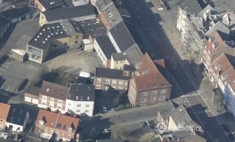 Kontor til leje på Adelgade 121 st, 8660 Skanderborg - 570 m² | Foto 0 - Lokalebasen.dk