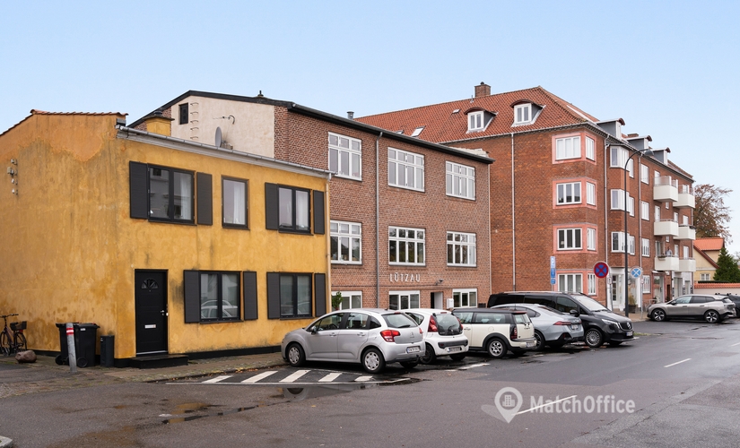 Office Strandvejen 347 2930 Klampenborg