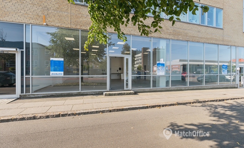 196 m² Commercial shop for rent in Bronshoj, Frederikssundsvej 265B (2700) - 0 | MatchOffice.com