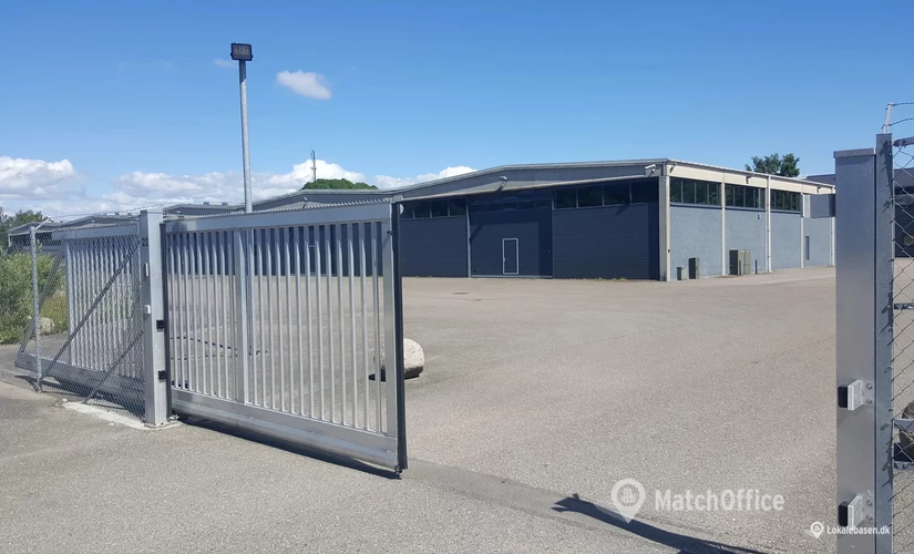 144 m² Office warehouse rental in Kvistgaard, Egeskovvej 22 (3490) - 1 | MatchOffice
